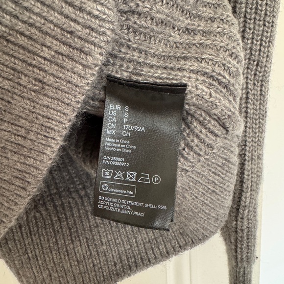 H&M Mock-neck Sweater - Picture 5 of 5